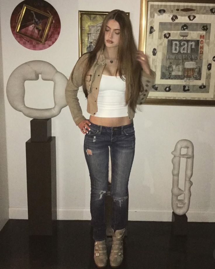 Y2K denim jacket outfit